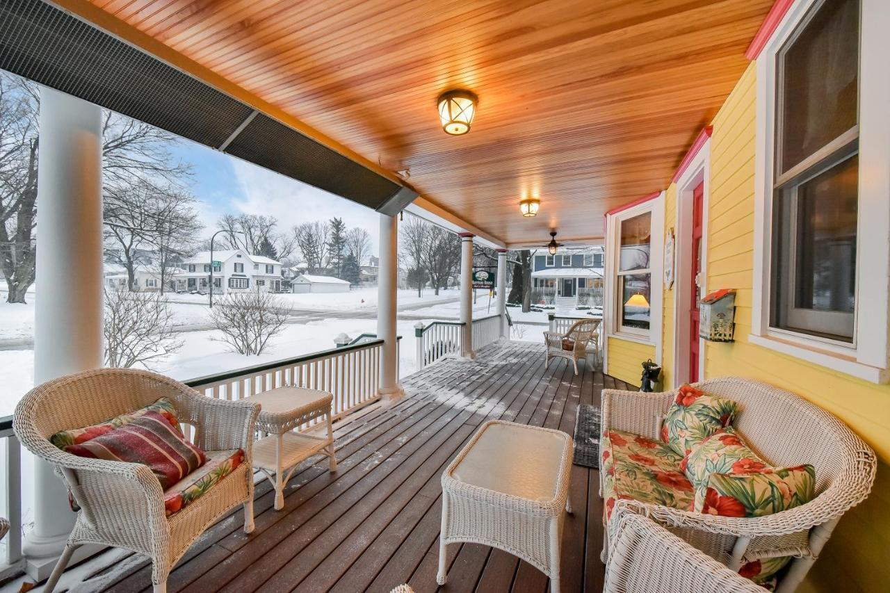 Harrison House Bed & Breakfast Нэпервилл Экстерьер фото